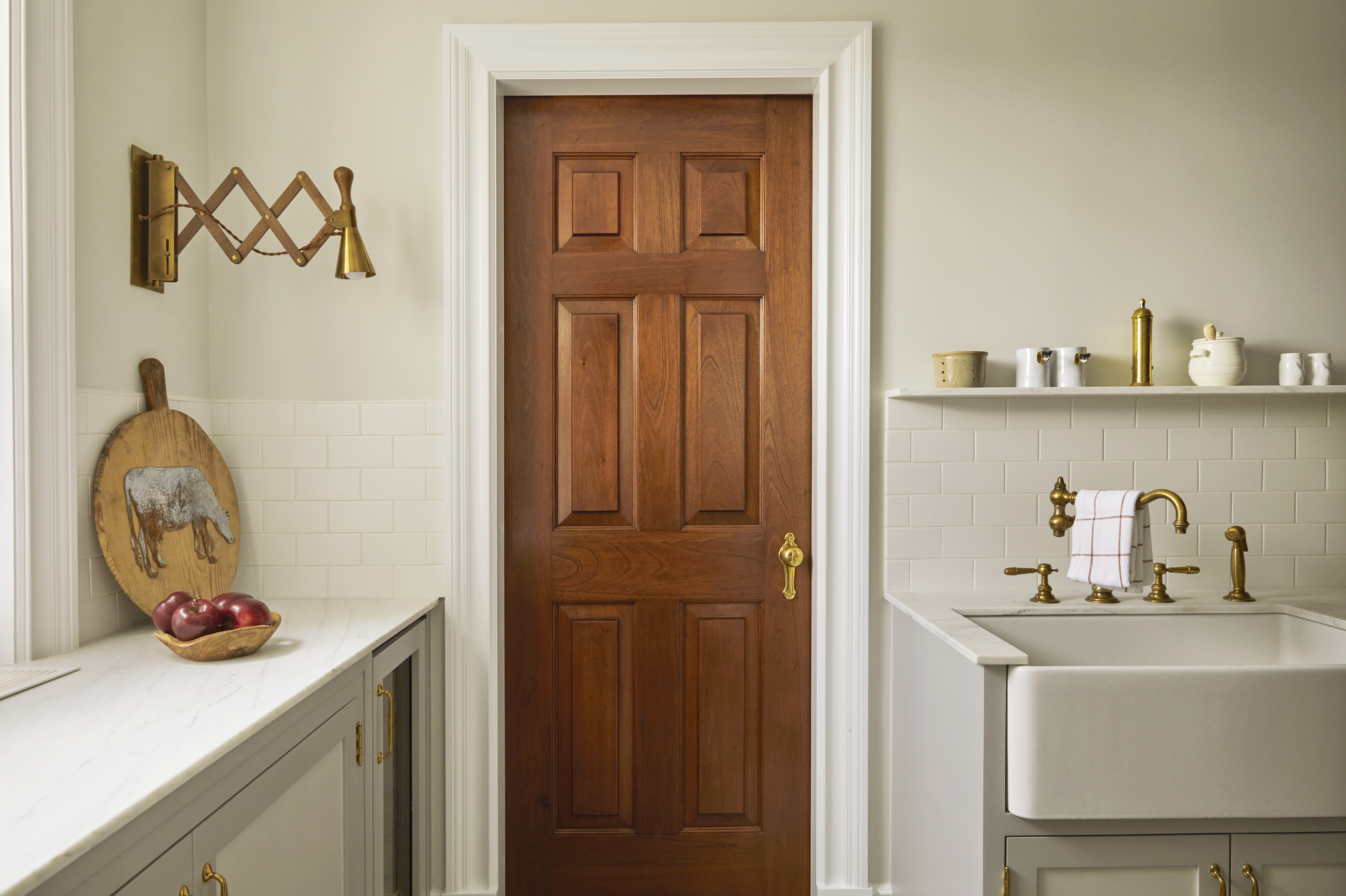 Kitchen farmhouse sink