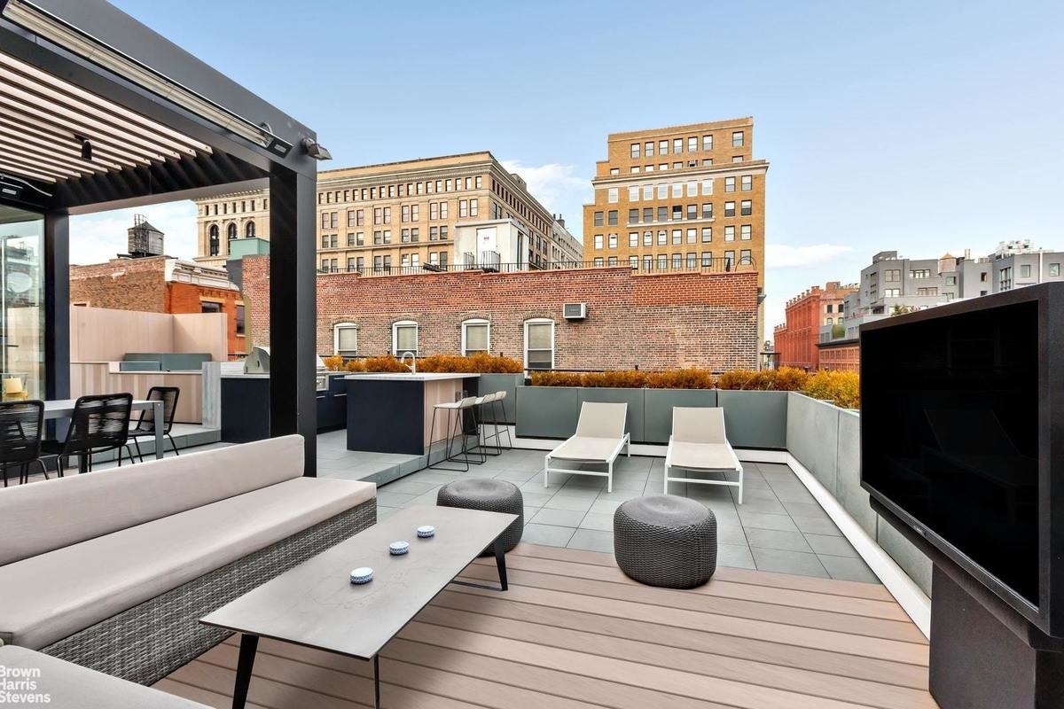 Soho Penthouse Loft - 2