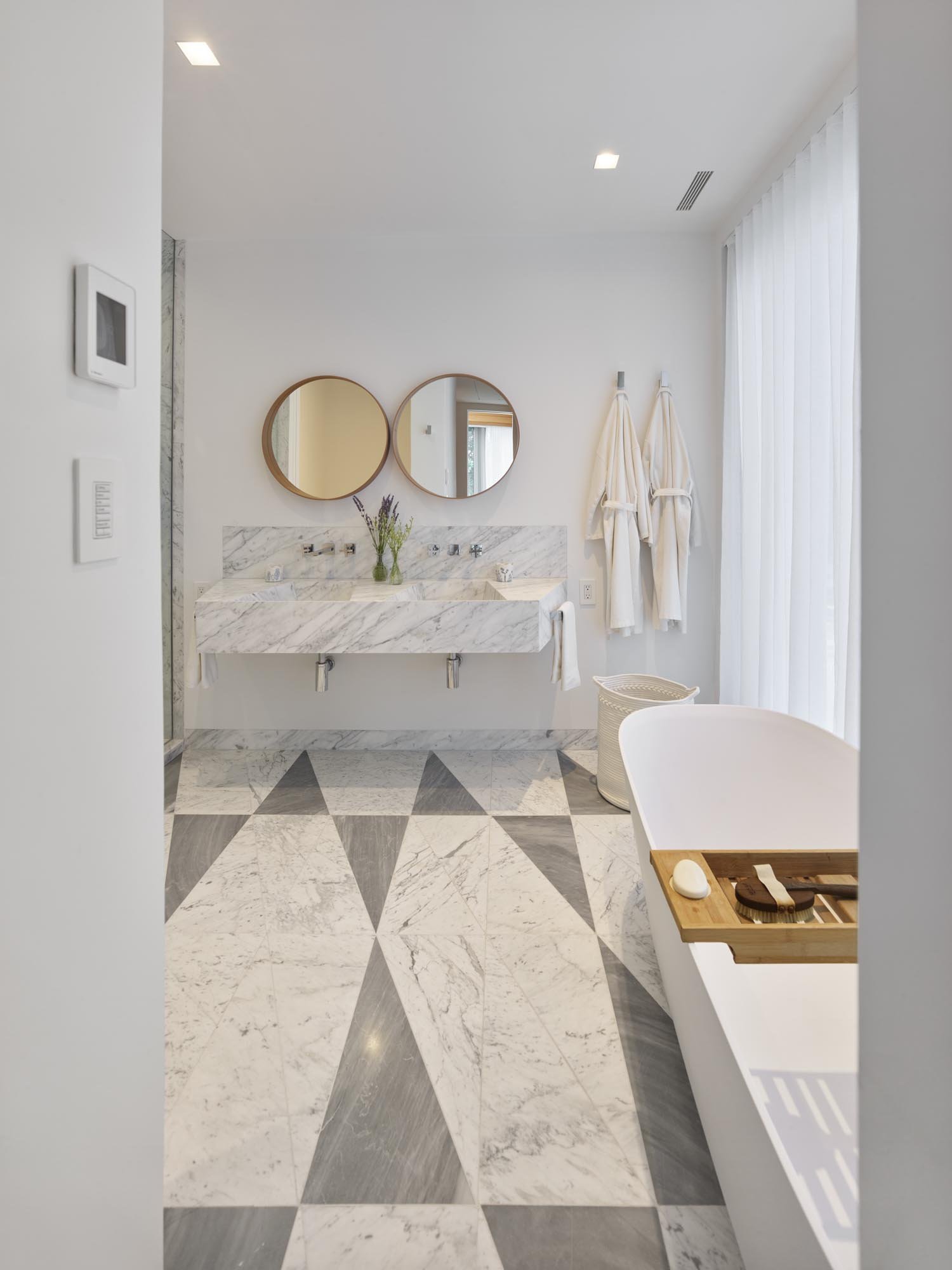 Southampton Residence - Southampton Bathroom Marble